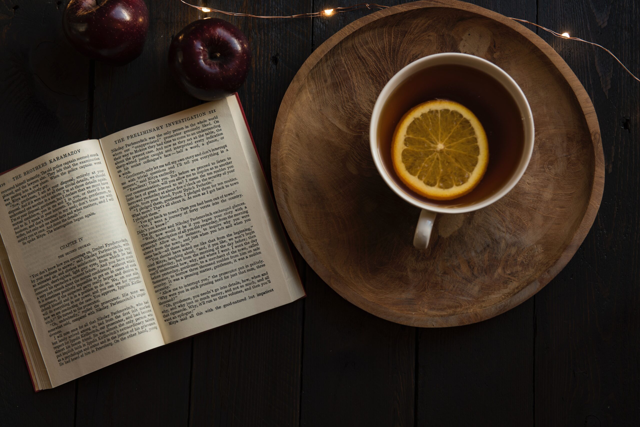 Libro e te Tazza di te e libro